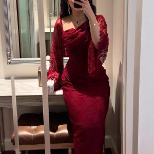 Elegant Lace Beaded Fitted Evening Dress